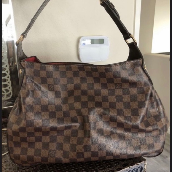 Louis Vuitton purse - Picture 1 of 5